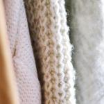 Od sofy do ulicy: jak zbudować wygodną, ale estetyczną garderobę domowo‑wyjściową