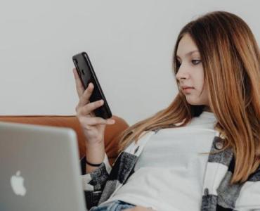 Nie trać łączności: jak w minutę zamienić telefon w hotspot dla laptopa, gdy padnie Wi‑Fi