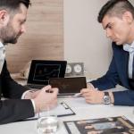 Mniej fajerwerków, więcej efektów: postaw na proste produkty finansowe zamiast inwestycyjnych łamigłówek