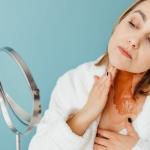 Zatrzymaj czas poniżej linii brody: szyja i dekolt w pielęgnacji, której zwykle brakuje