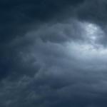 Gdy niebo psuje plany: sprytne patenty w podróży — jak przełożyć zwiedzanie i wciąż wygrać dzień