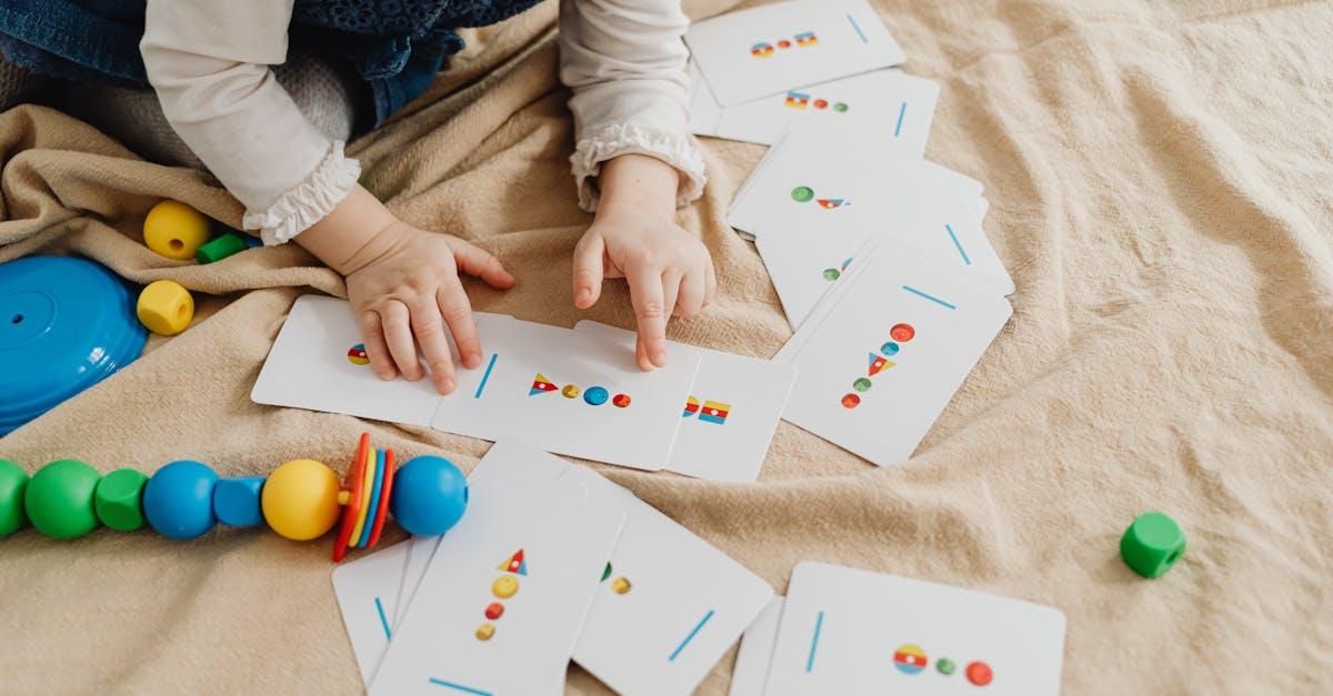 Zero ekranów, mnóstwo śmiechu: najlepsze gry słowne i zabawy w aucie dla dzieci