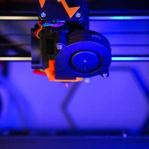 Jak wybrać idealną drukarkę 3D dla zaawansowanych projektów?
