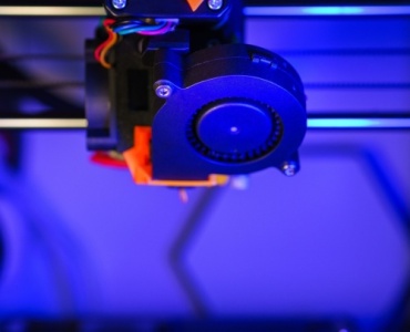Jak wybrać idealną drukarkę 3D dla zaawansowanych projektów?